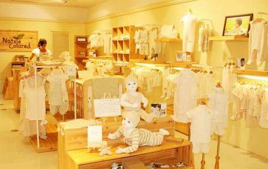 婴儿和少年服饰的店铺在陈列上都有何讲究